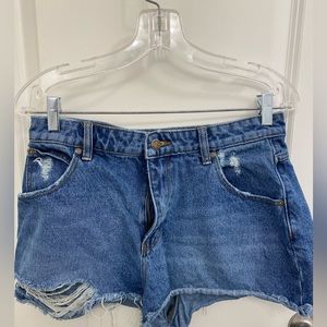 Rolla’s short jean shorts